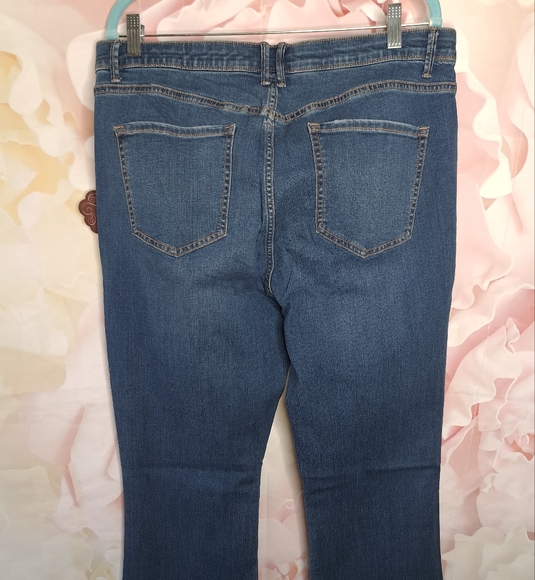 NWT Knox Rose Plus Size High Rise Distressed Bootcut Jeans Dark Wash - Picture 4 of 16